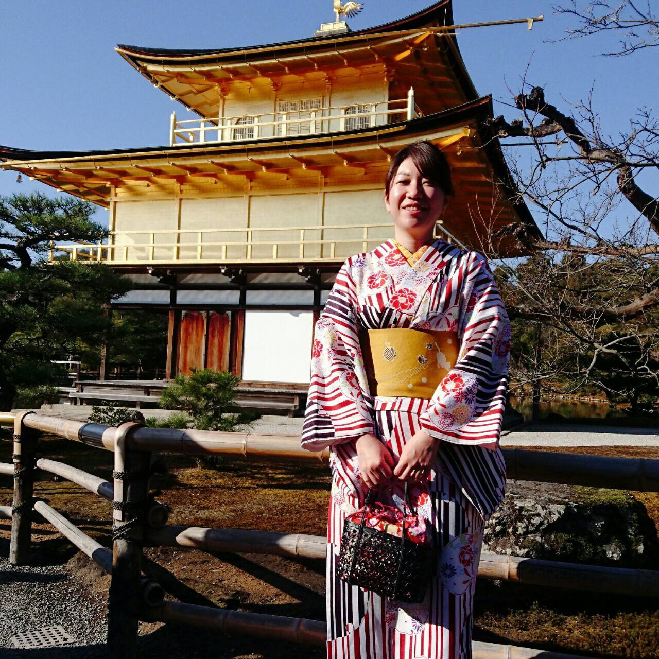 襟元にお色を入れると華やかに♪