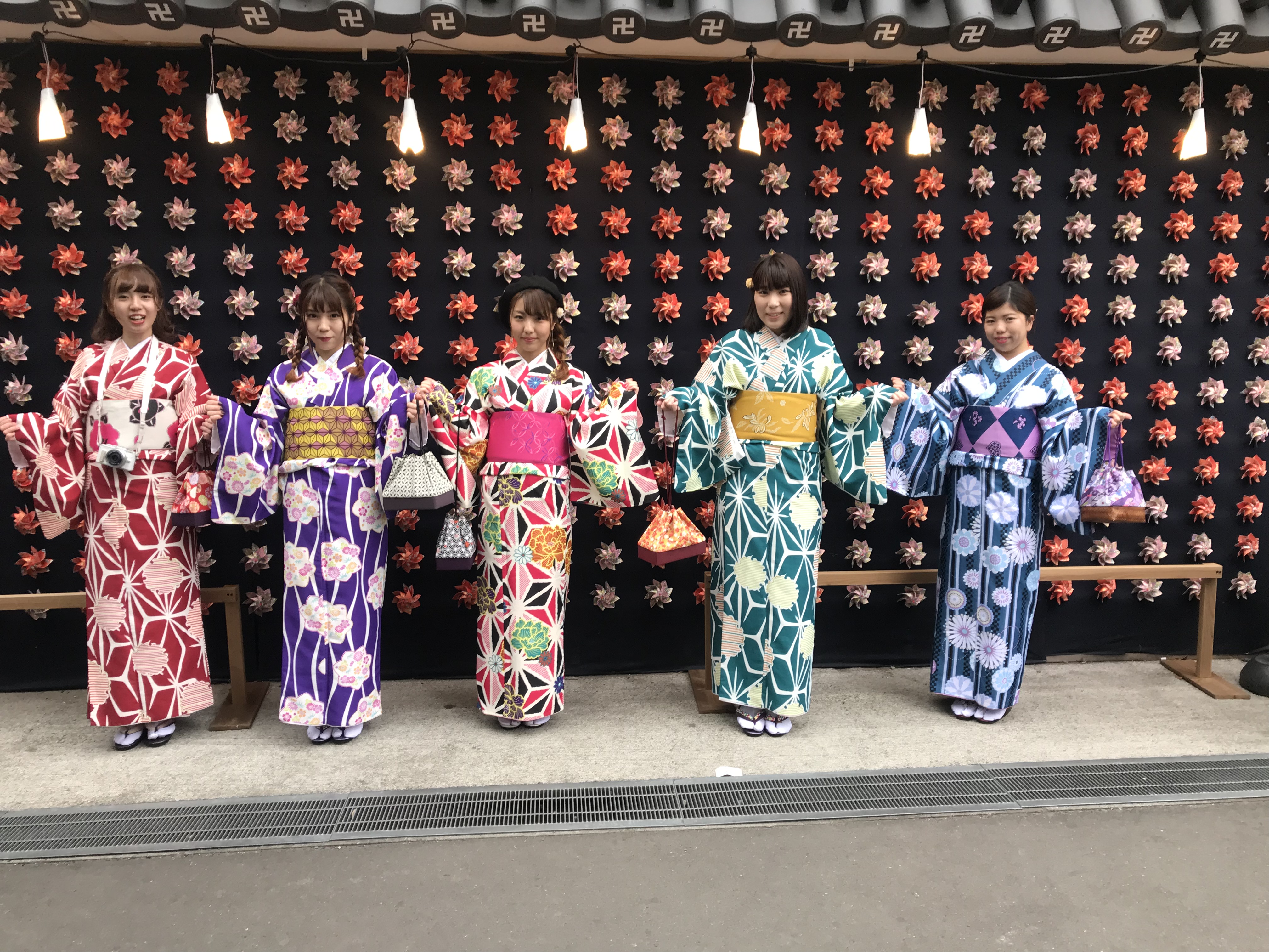 色とりどりのお着物で楽しくお出かけしましょう！