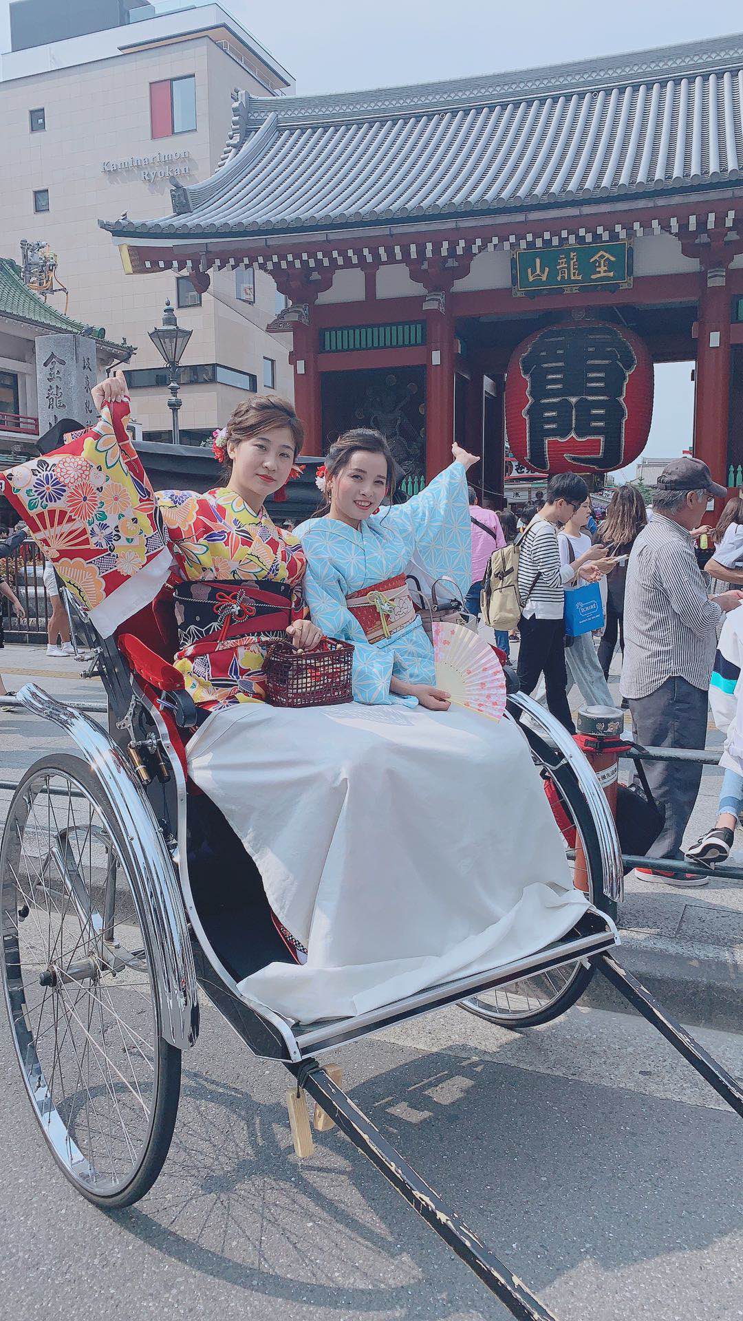 暑い日は人力車で浅草巡り♪